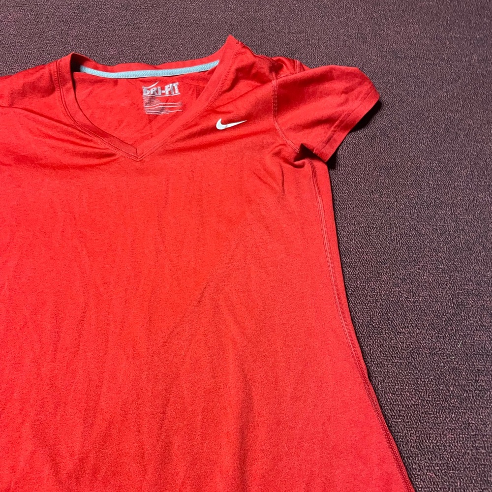 women's nike shirt